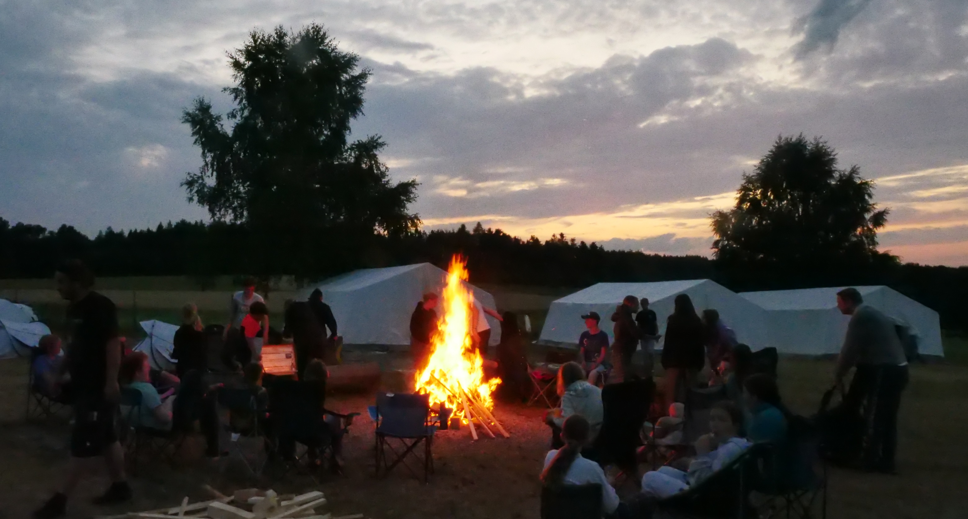 Lagerfeuer am Zeltplatz Hammerschmiedesee